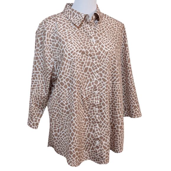 CHICO'S 3 No Iron Shirt Blouse Top 16 XL Casual Office Travel Camel Animal Print - Picture 9 of 10